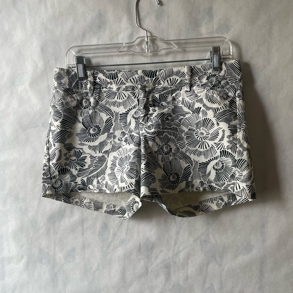 Old Navy Patterned Short - Picture 2 of 3